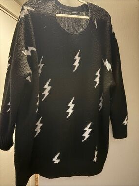 torrid Black Crewneck Sweater with White Lightning Bolts